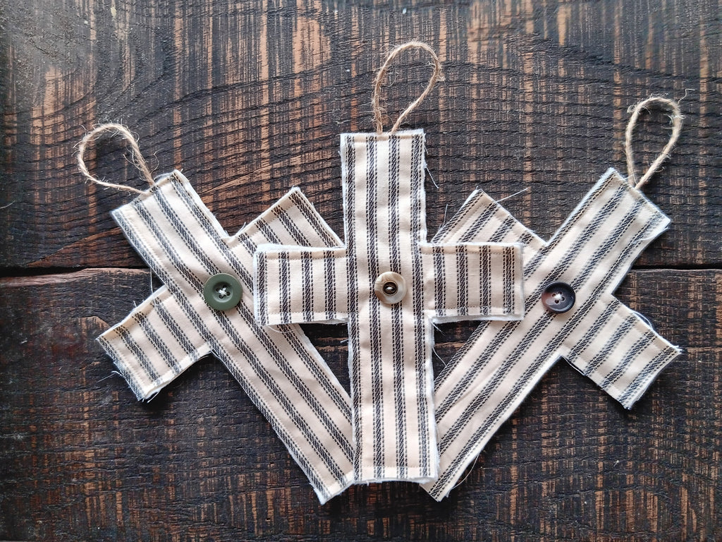 Primitive Quilted Cross